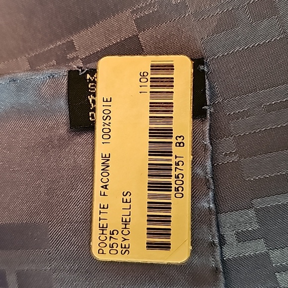 Hermes Pocket Square NIB - Picture 3 of 6